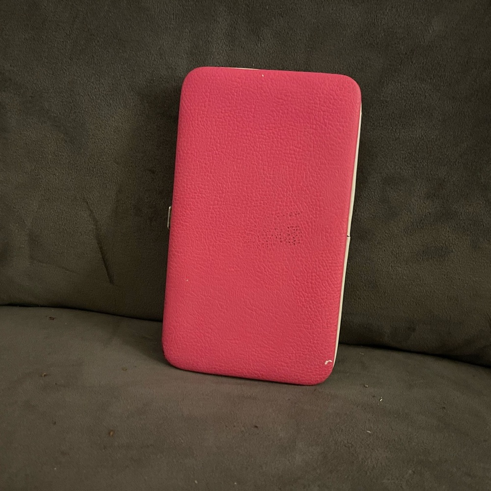 NWOT Pink Leather Clutch Phone Case Purse with Secure Strap Closure - Picture 3 of 9